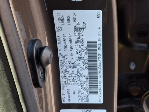 Used 2015 Toyota Tacoma 4x4 Double Cab w/ TRD Sport Package image 26