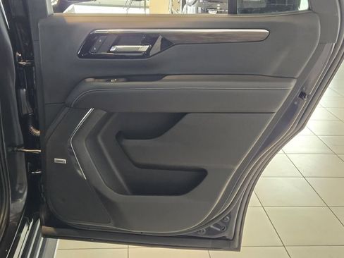 Certified 2025 Chevrolet Tahoe Premier AWD/4WD image 9