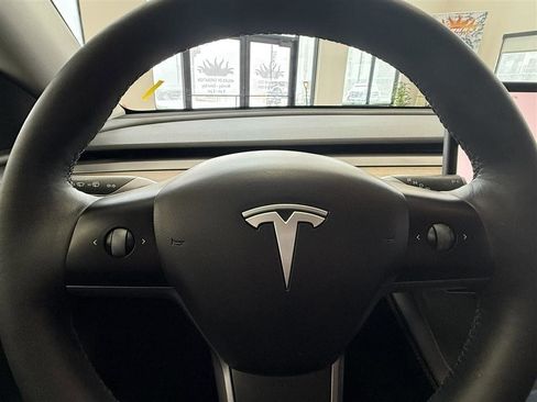 Used 2023 Tesla Model Y Long Range image 23