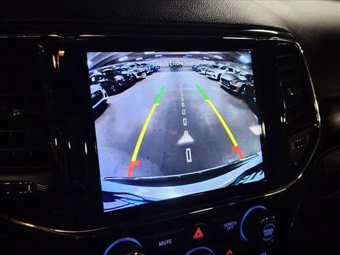 Used 2020 Jeep Grand Cherokee Limited image 14