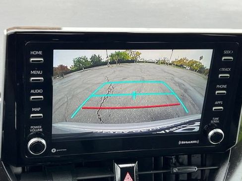 Used 2021 Toyota Corolla LE image 20