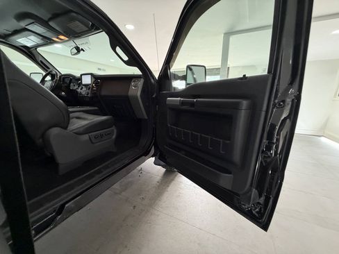 Used 2015 Ford F250 Lariat w/ Chrome Package AWD/4WD image 16