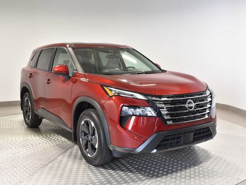 Used 2025 Nissan Rogue SV image 7