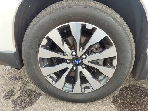 Used 2017 Subaru Outback 2.5i Limited AWD/4WD image 10