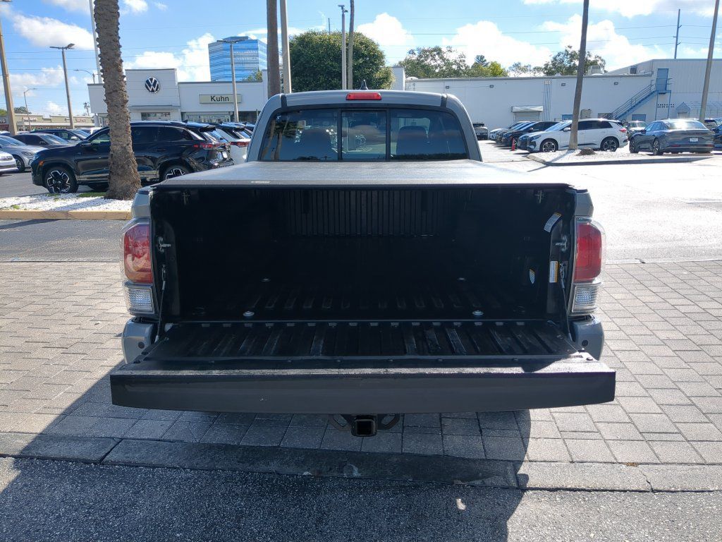 Used 2020 Toyota Tacoma TRD Off-Road w/ TRD Premium Off Road Package AWD/4WD image 9