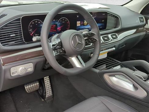 New 2026 Mercedes-Benz GLS 450 4MATIC image 3