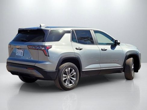 Used 2025 Chevrolet Equinox LT w/ Safety and Technology Package image 4