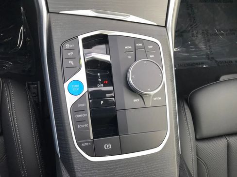 Used 2025 BMW i4 xDrive40i w/ Premium Package image 32