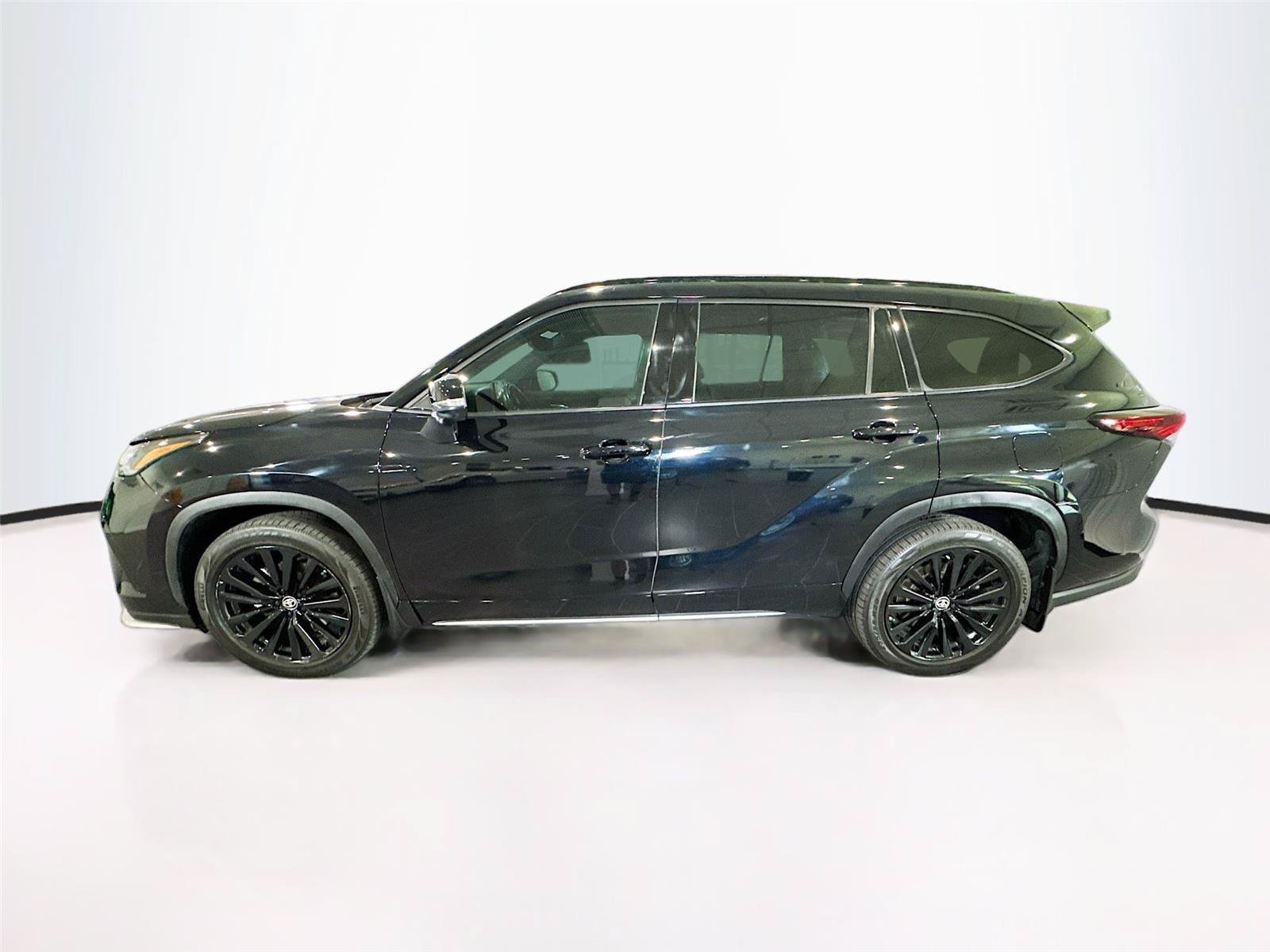 Used 2024 Toyota Highlander XSE FWD image 31