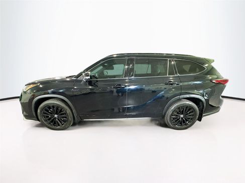 Used 2024 Toyota Highlander XSE FWD image 31
