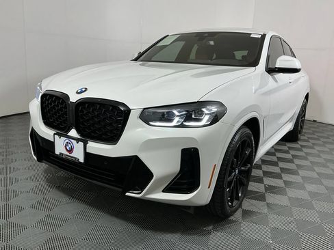 Certified 2025 BMW X4 xDrive30i w/ M Sport Package AWD/4WD image 2