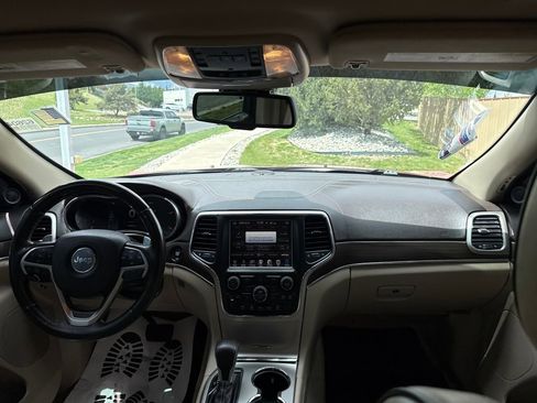 Used 2016 Jeep Grand Cherokee Overland AWD/4WD image 28