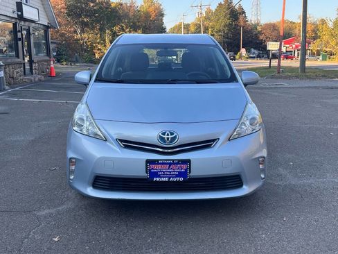 Used 2012 Toyota Prius V Three image 9