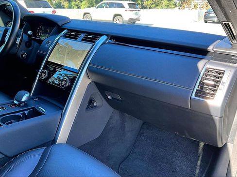 Used 2023 Land Rover Discovery S R-Dynamic image 17