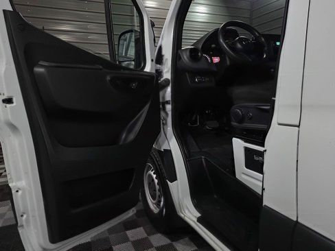 Used 2019 Mercedes-Benz Sprinter 170 image 26