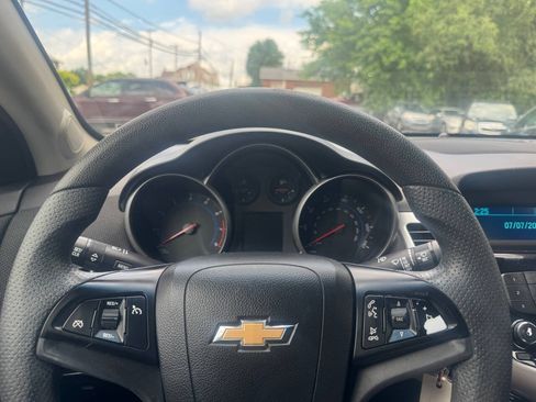 Used 2016 Chevrolet Cruze LT FWD image 9