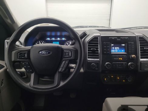 Used 2015 Ford F150 XLT image 22