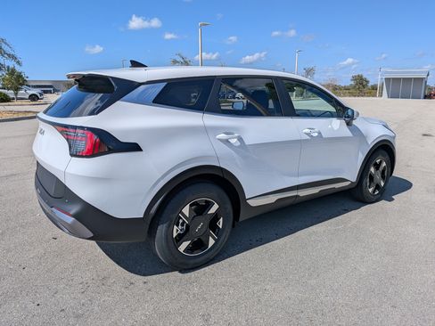 New 2026 Kia Sportage LX FWD image 5