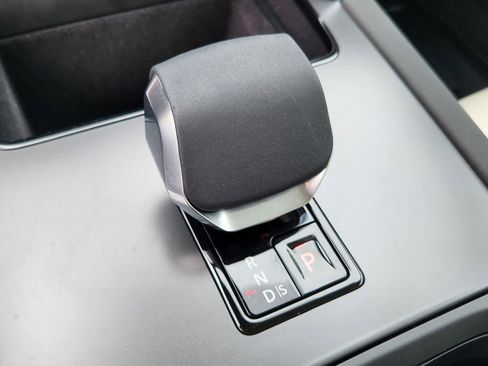 Certified 2025 Land Rover Discovery Sport S image 22