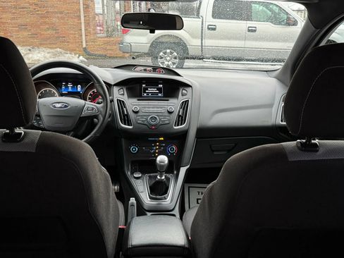 Used 2017 Ford Focus ST image 33