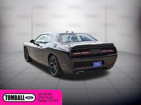 Used 2021 Dodge Challenger GT w/ Blacktop Package RWD image 5