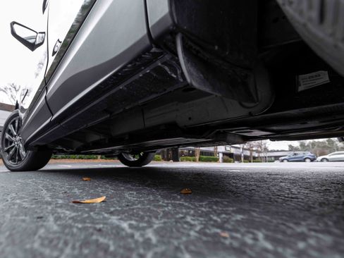 Used 2023 Chevrolet Equinox RS image 17