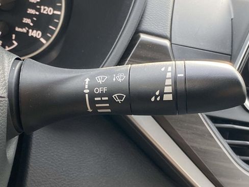 Used 2024 Nissan Altima 2.5 SV FWD image 23