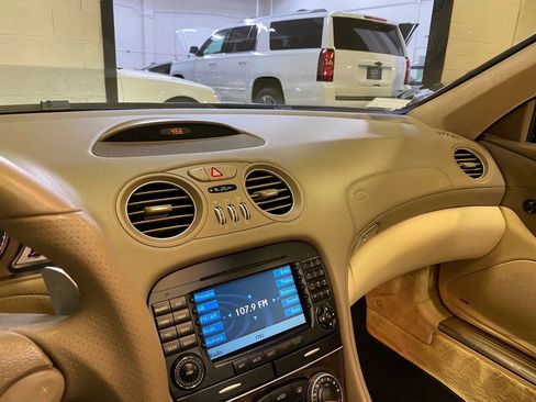 Used 2007 Mercedes-Benz SL 55 AMG image 22