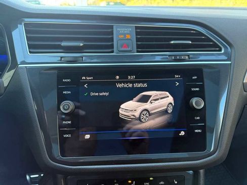 Used 2023 Volkswagen Tiguan SE R-Line image 17