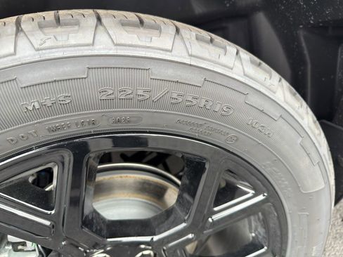 New 2025 Ford Maverick Lariat w/ Black Appearance Package image 13