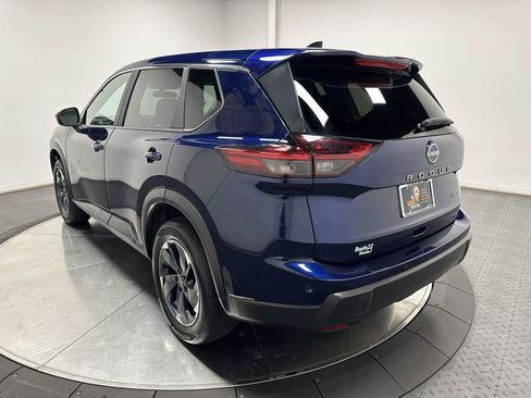 Used 2026 Nissan Rogue SV AWD/4WD image 9