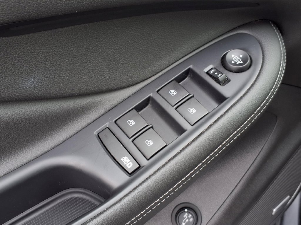 Used 2020 Buick Envision Premium AWD/4WD image 17