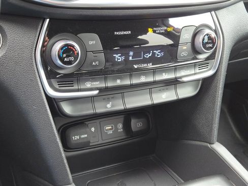 Used 2020 Hyundai Santa Fe SEL w/ Convenience Package image 27