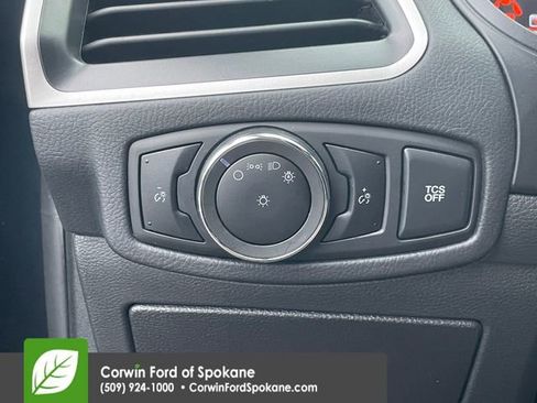 Used 2024 Ford Edge SEL image 27