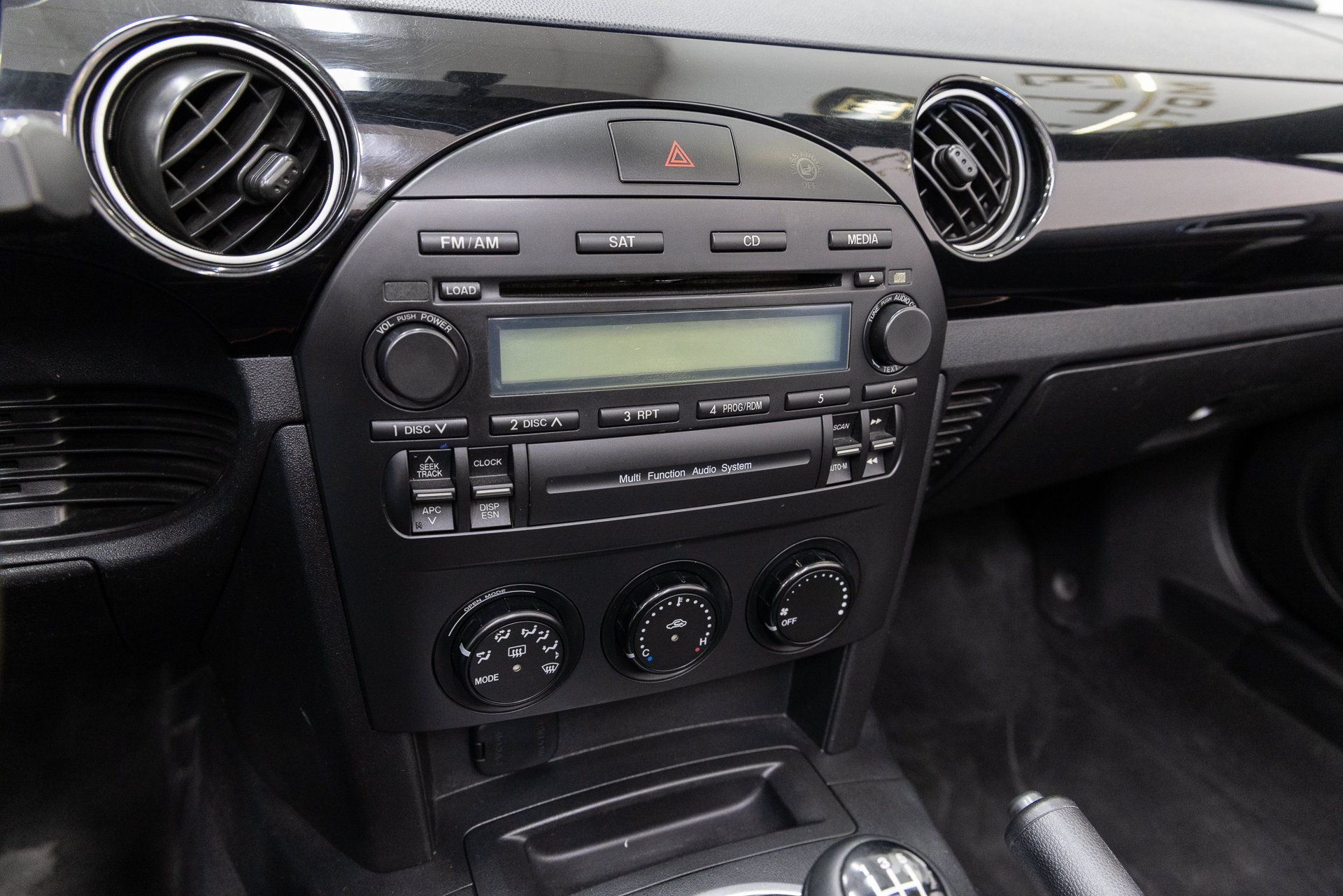 Used 2007 MAZDA MX-5 Miata SV RWD image 17