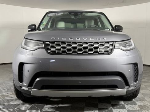 Used 2025 Land Rover Discovery S AWD/4WD image 11