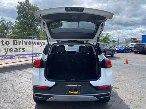 Used 2025 Buick Encore GX Preferred AWD/4WD image 4