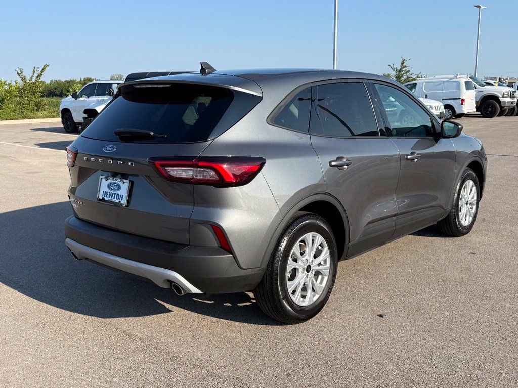 Used 2025 Ford Escape Active FWD image 32