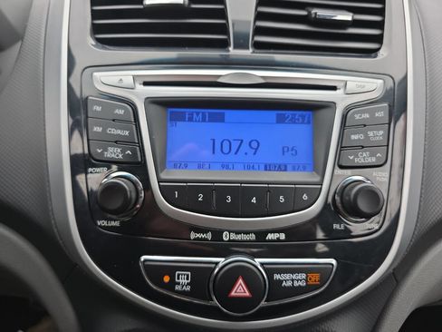 Used 2013 Hyundai Accent GLS w/ Premium Pkg image 14