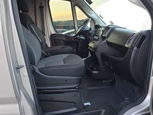 Used 2021 RAM ProMaster 2500 w/ Premium Appearance Group FWD image 9