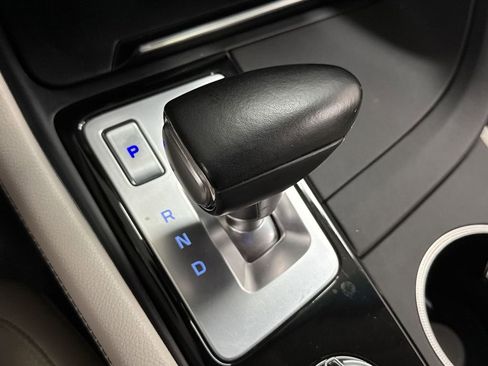 Used 2019 Genesis G70 2.0T Advanced image 25