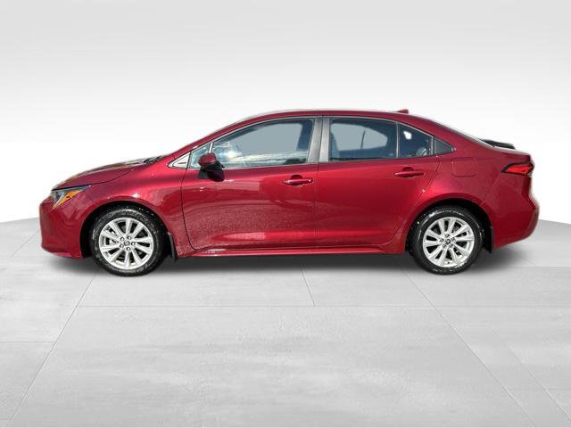 Used 2024 Toyota Corolla LE w/ LE Convenience Package FWD image 2