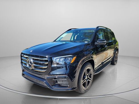 Used 2026 Mercedes-Benz GLS 450 4MATIC image 2
