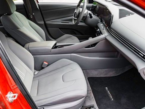 Certified 2023 Hyundai Elantra SEL w/ Convenience Package image 27