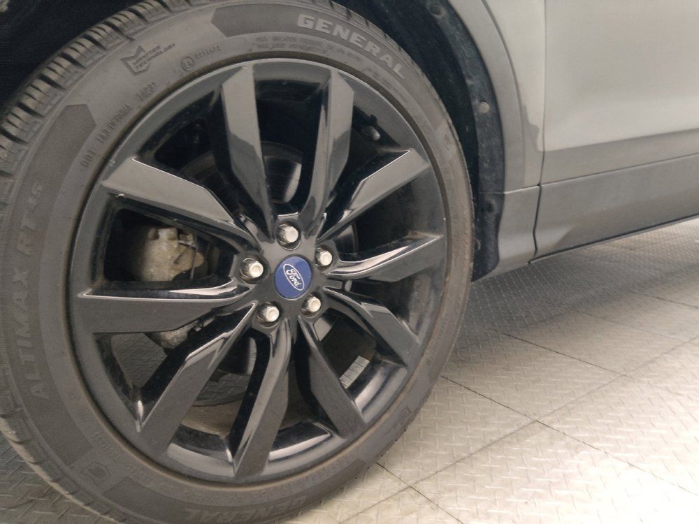 Used 2017 Ford Escape SE w/ SE Sport Appearance Package FWD image 31