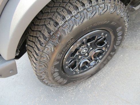 Used 2024 Ford Bronco Wildtrak AWD/4WD image 13