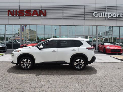 Used 2023 Nissan Rogue SV FWD image 3