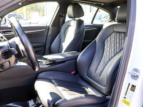 Used 2023 BMW 540i 540i w/ M Sport Package image 31