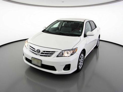 Used 2013 Toyota Corolla LE image 1