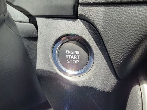 Used 2021 Toyota RAV4 XLE FWD image 25